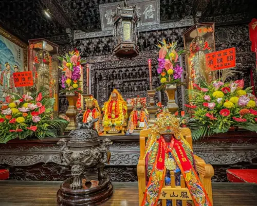 ▲土庫鳳山寺拒絕香燈腳洗澡、借宿遭轟炸，心寒開砲表示：「如果因為我們不開放就被報應，那這尊神一點都不神了。」（圖/土庫鳳山寺臉書）