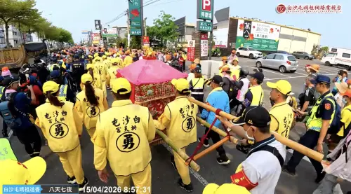 ▲原PO回顧過去兩年白沙屯媽祖進香歷程，從最初的純粹感動，到體力不支體悟自身不足，再到今年看見人性貪嗔欲，心境轉變明顯。（圖／Youtube＠白沙屯媽祖網路電視台）