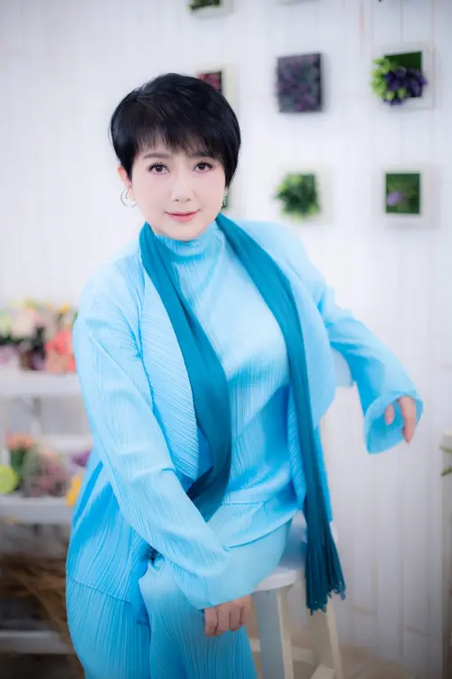 ▲周思潔（如圖）以負債過來人的經驗，和所有投資失利者分享，只要人還在就能有翻轉的機會。（圖／翻攝自周思潔臉書）