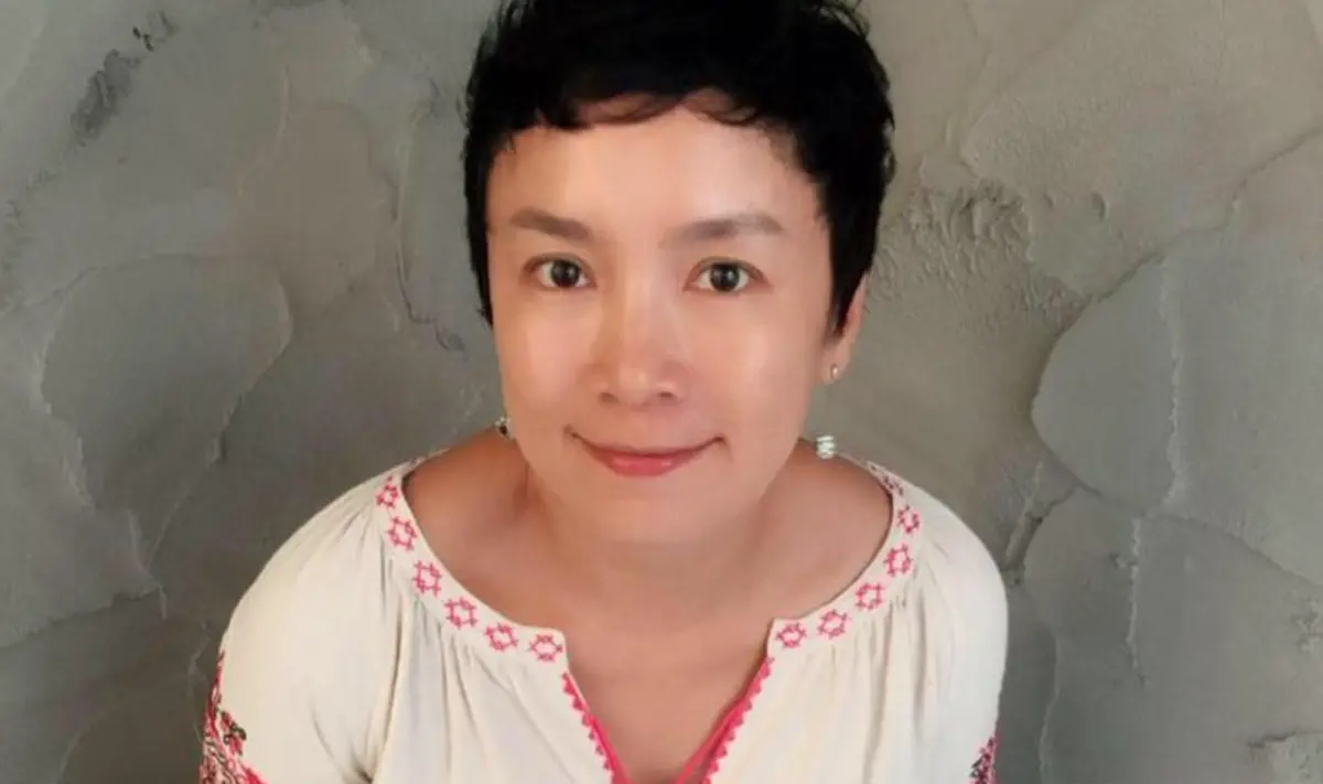 ▲謝麗金說自己2年沒戲拍，每月開銷還破10萬元，壓力不小。近期她更遭到廣告詐騙，買了5罐要價1298元的帝王蟹罐頭，打開一看才發現根本只是普通蟹肉棒。（圖／謝麗金臉書）