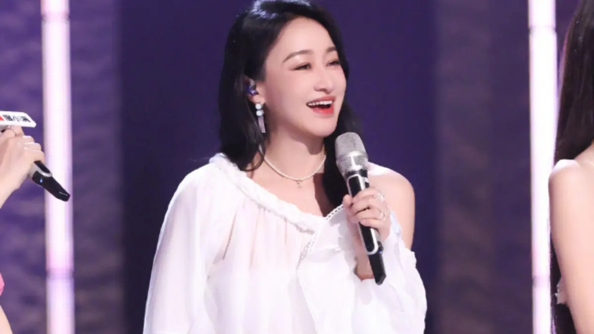 ▲趙子琪（如圖）成為《浪姐7》首位被淘汰的選手，近日她槓上製作單位芒果TV，控訴與隊友張慧雯的爭執影片遭到惡意剪輯，開嗆：「是逼我爆所有的料嗎。」（圖／翻攝微博）