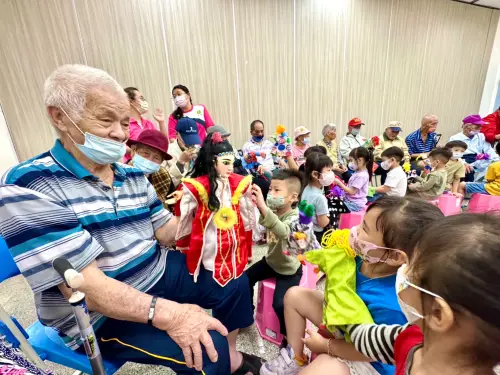 ▲「老幼同學會」讓長輩更有活力。（圖／屏東縣府提供）