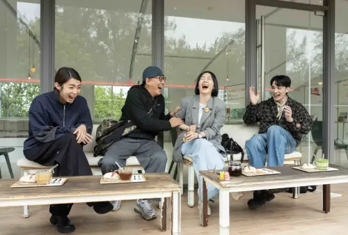 ▲林思宇（左起）、詹姆士、蔡燦得及黃偉晉相處融洽，氣氛歡樂。（圖／東森綜合台提供）