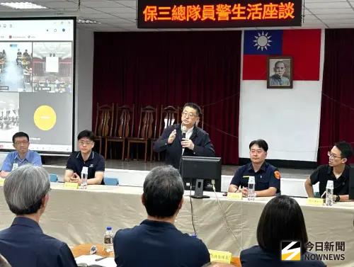 ▲警政署保安第三總隊總隊長周煥興(站立者)致詞。(圖／記者黃守作攝，2026.04.16)