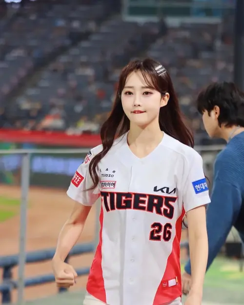 ▲鄭嘉睿曾被欽定為起亞虎新任啦啦隊隊長，然而如今卻選擇揭露行業黑幕並離開球隊。（圖／翻攝自鄭嘉睿IG@ga0_0ye）