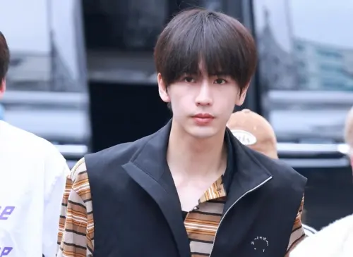 張凌赫粉底液沒了！超真實素顏照曝光　粉絲暈爆：帥到沒天理