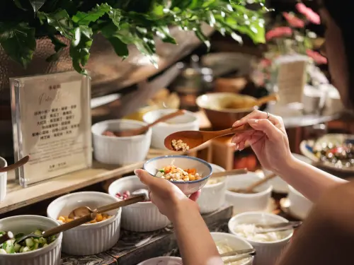 迎世界地球日！君悅蔬食buffet攜手「巧克力界 LV」 推無蛋奶甜點