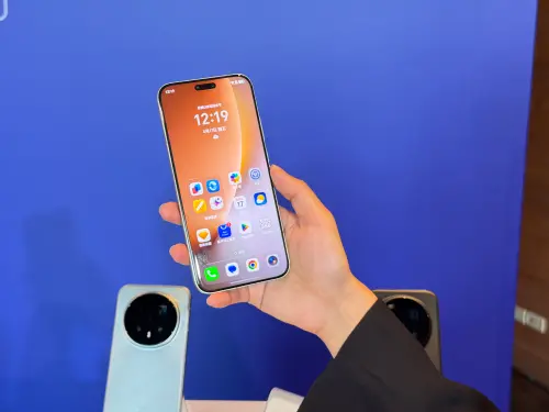 ▲HONOR Magic8 Pro明（18）日展開預購，預購限量加碼送DJI Neo2空拍機。（圖／記者周淑萍攝）