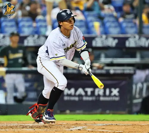 ▲黃韋盛今年打出生涯年，目前OPS+高達182.2，空降全隊第一。（圖／中信兄弟提供）