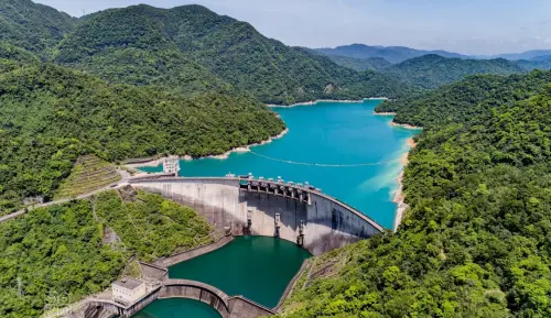 不給錢不發電！翡翠水庫拒台電、10 億內幕曝光　3縣市缺電風險增