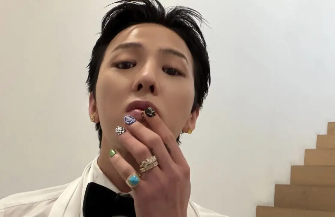 ▲K-pop王者BIGBANG隊長GD到底有多神？他光是音樂版權收入，就能讓他一年躺著不工作也進帳14億韓元（約台幣3000萬元），花不完的錢讓他直接買房時全部用現金付清。（IG@8lo8lo8lowme）