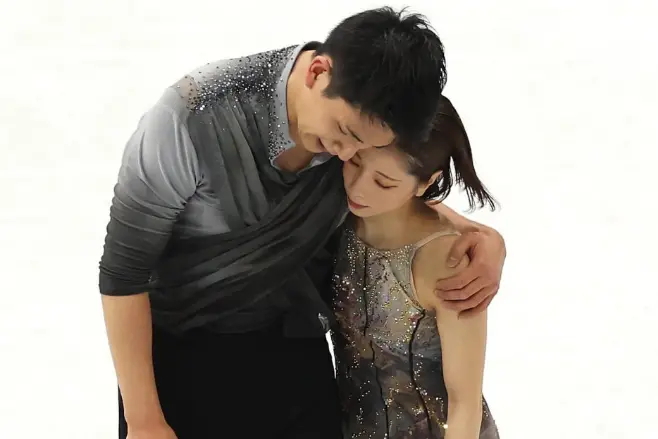 ▲「璃來龍」於今（17）日無預警宣布退役。兩人今天下午身著傳統和服，受邀出席天皇主辦的「春季園遊會」。木原龍一在現場受訪時感性表示，花滑生涯已完成所有挑戰，未來目標是與三浦璃來一同轉向教練職。（圖／國際奧會）