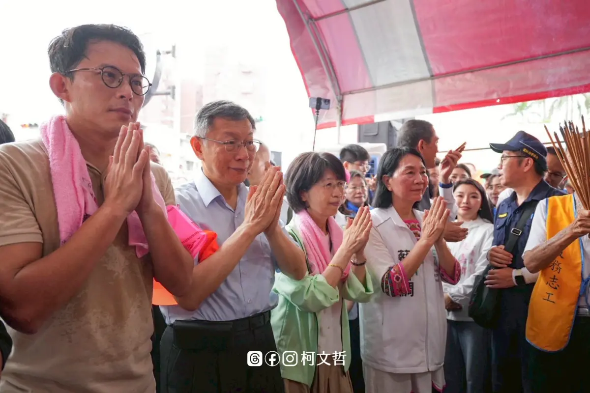 ▲民眾黨創黨主席柯文哲（左2）近日南下參與白沙屯媽祖進香活動。（圖／翻攝自柯文哲臉書）