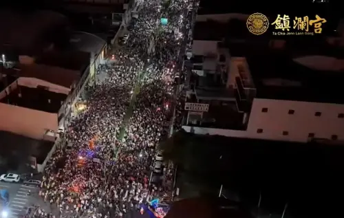 ▲大甲鎮瀾宮媽祖於昨（17）日深夜10時5分正式起駕，現場吸引60萬信眾到場跟隨。（圖／大甲鎮瀾宮YouTube）