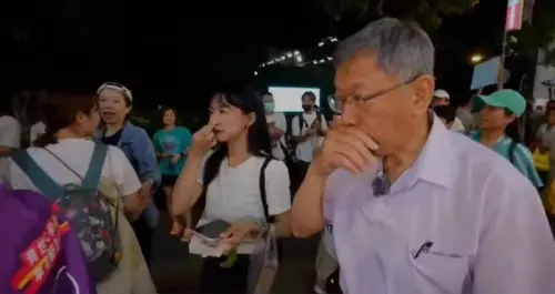 柯文哲逢甲夜市掃街傳辣椒水攻擊疑雲　20餘人不適