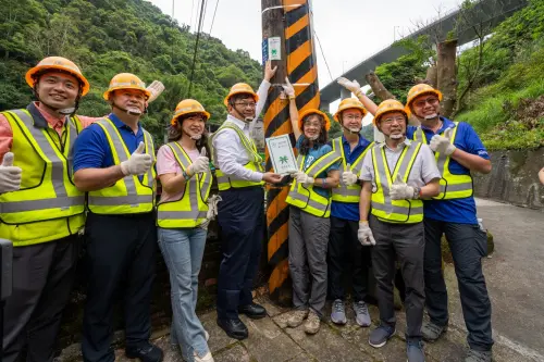 有光就有路！台電攜手千里步道協會　電桿化身國家級綠道引路標誌