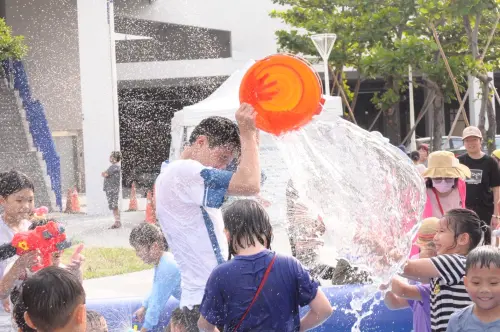 高雄兒童節壓軸登場　林浤澤舉辦水槍大戰嗨翻全場嗨翻全場