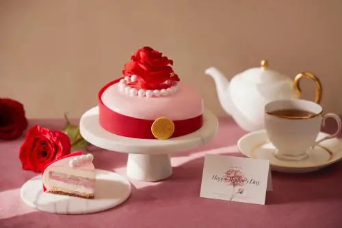 ▲寒舍餐旅集團打造母親節限定蛋糕「玫荔心花」，外觀結合玫瑰與珍珠。（圖／寒舍餐旅集團提供）