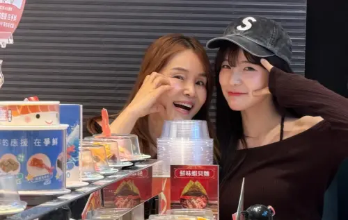 ▲李多慧和媽媽私下去吃爭鮮，媽媽因為長得太年輕，竟被當成「助理姐姐」。（圖／翻攝自李多慧Threads@le_dahye）