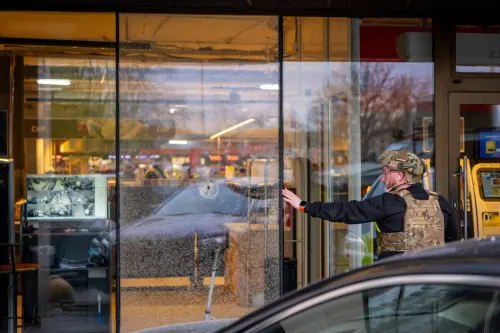 ▲烏克蘭首都基輔18日發生槍擊案，槍手殺死6人後遭警方擊斃。（圖／美聯社／達志影像）