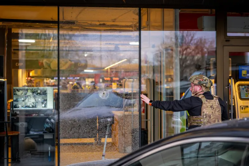    ▲烏克蘭首都基輔18日發生槍擊案，槍手殺死6人後遭警方擊斃。（圖／美聯社／達志影像）  