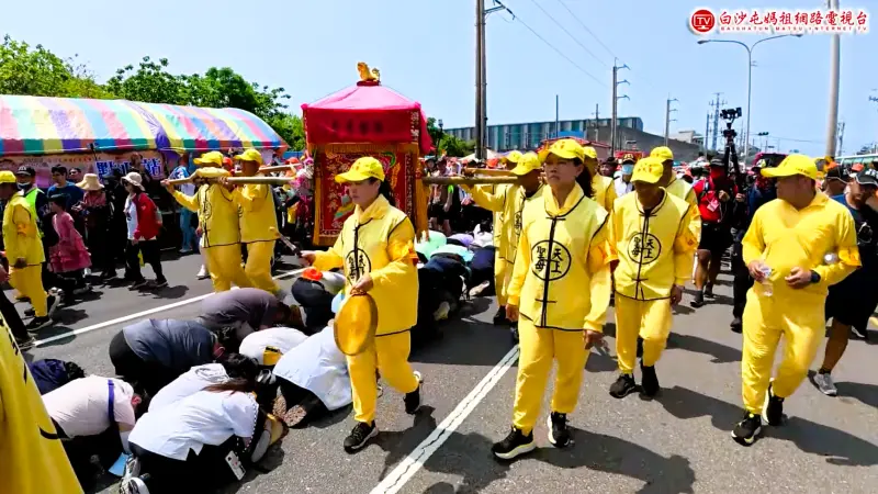 白沙屯媽祖現在到苗栗通霄！目前位置、GPS定位、行程路線、直播