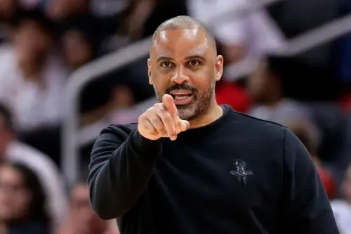 差點大場面！火箭教頭不滿吹判吃T　隊記現場爆料：他罵裁判慫包