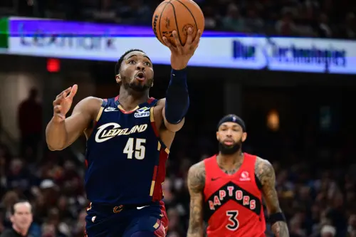 ▲米契爾（Donovan Mitchell）在季後賽首輪兩戰皆穩定輸出30+，與哈登的共存讓他能以更高效的方式終結比賽。（圖／美聯／達志影像）