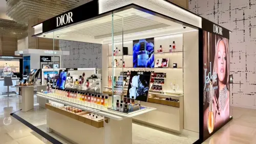 ▲頂級香氛指標DIOR香氛世家也全新進駐，完整呈現DIOR的高訂時尚精神與生活儀式感。（圖／漢神百貨提供）