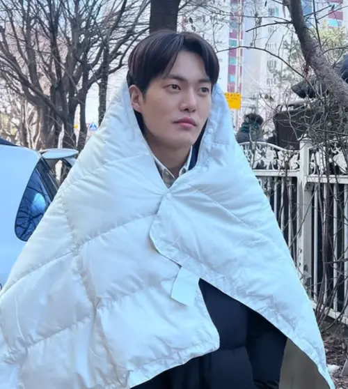 ▲金建宇過去曾演過《黑暗榮耀》的反派孫慏梧，這次在《妳和其餘的一切》飾演金高銀的男友。（圖／IG@gunoorla）