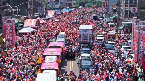 ▲白沙屯媽祖返抵通霄市區。（圖／「古哥空拍法人」提供）