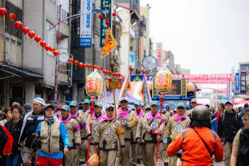 ▲數位時代讓媽祖文化更廣為人知，但同時也放大了偏差行為，形成信仰傳播與形象傷害並存的雙面效應。（圖／取自「大甲鎮瀾宮直播組」粉專）