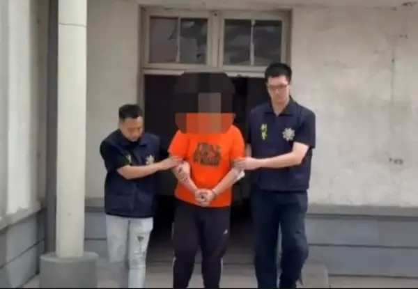 ▲大甲媽遶境行經彰化爆發推擠衝突，警方介入時遭攻擊，造成1名偵查隊長鼻梁骨折、2警受傷，警方逮捕涉案男子並查獲毒品，檢方已聲請羈押禁見。（圖／彰化縣警局提供）