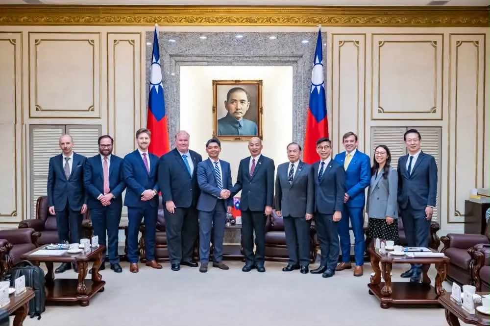 ▲許毓仁直言國防預算不能再等，若不盡快達成共識，恐讓台灣在「川習會」前暴露戰略破口。（圖／許毓仁臉書）