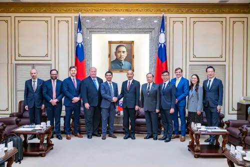 政黨競爭恐變國安破口！前藍委呼籲老同事：軍購不過只能躺平