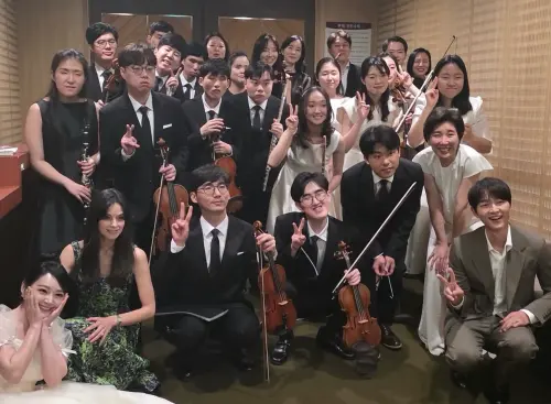 宋仲基和英國老婆首度公開出席活動！Katy真實美貌讓旁人都驚呆