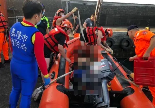 基隆八斗子漁港溺水意外！男子撈海螺落海　救起已無生命跡象