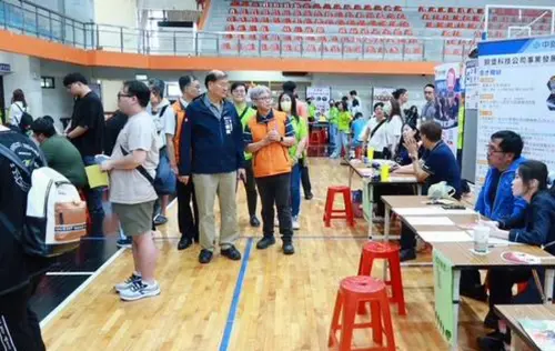 ▲高雄市政府勞工局舉辦薪動高雄職得幸福大型徵才活動。(圖／高雄市政府勞工局提供)