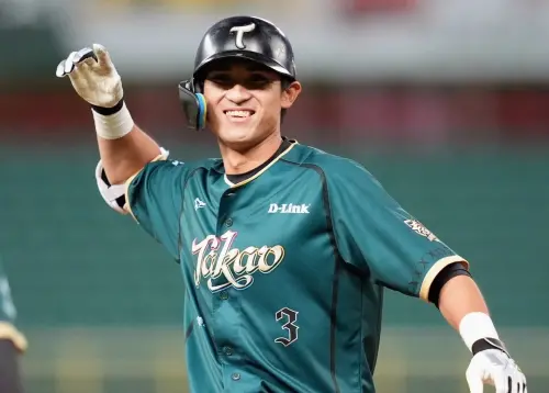 ▲台鋼雄鷹陳文杰在平手局面敲出致勝安打，助隊以5：4逆轉擊退樂天桃猿。（圖／台鋼雄鷹提供,2026.4.19）