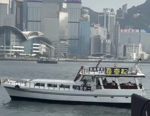 ▲《尋秦記》出動遊艇造勢，希望該片能抱回最佳電影大獎。（圖／摘自 IG@backtothepastmovie）