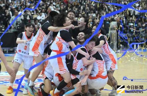 世新勇奪UBA隊史第6冠！延長賽66：61氣走文化　李恩芯24分難救主