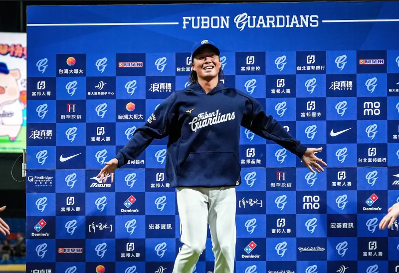 鈴木駿輔本季初登板投7局狂飆9K奪勝！賽後一口氣跳9次「三振舞」