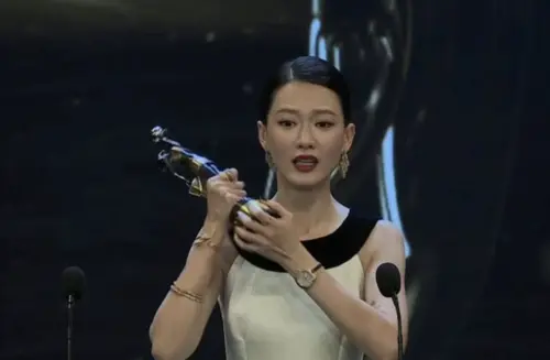 ▲廖子妤成為香港電影金像獎影后，看得出情緒激動，眼泛淚光。（圖／摘自 像我這樣的愛情IG）