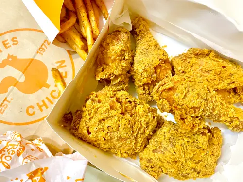 ▲Popeyes林口復興店開幕優惠，爽脆雞腿套餐「第2套5折」。（圖／記者蕭涵云攝）