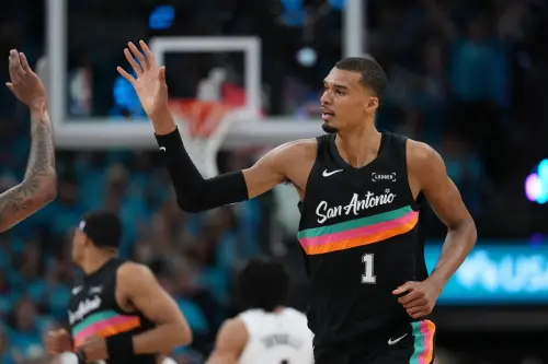 季後賽首秀破紀錄「不算什麼」！文班亞馬談35分歷史第一人表現