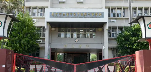 台中女中教室變蒸籠！校長挨轟無同理心　教局長：今進駐水冷扇