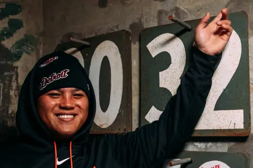 李灝宇「綠色怪物」簽大名！老虎隊曝芬威球場幕後　網：轟一支吧