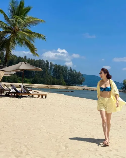 ▲54歲黎姿身價飆漲12億！息影18年成最美CEO　突曬比基尼照辣翻了（圖／黎姿＠gigilai_official）