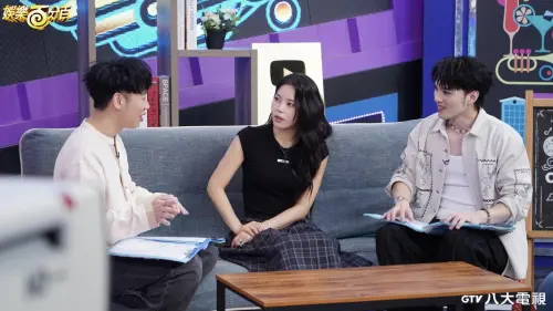 ▲頌樂（中）從因身材變胖，在台上飆高音時，腰帶突然爆開。（圖／八大綜合台提供）