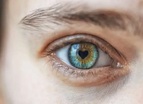 台中女打「精靈針」竟失明！離譜醫師誤插中血管　遭判賠404萬